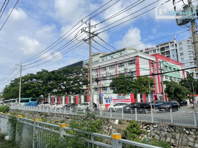 Bán nhà mặt tiền Hương Lộ 3 - Kênh 19/5 Sơn Kỳ Tân Phú, diện tích 204m2 full thổ, giá chỉ