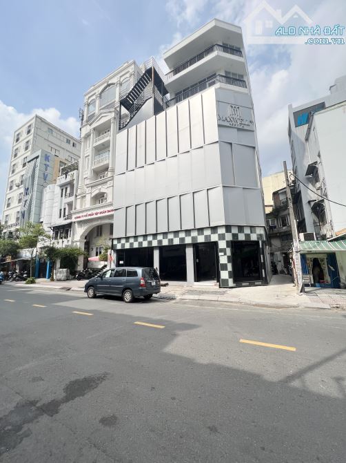 Building Hầm 7 Tầng Góc 2MT ngay Trần Nhật Duật Q.1, 8x18m, Thuê 320 triệu, Chỉ 73 Tỷ