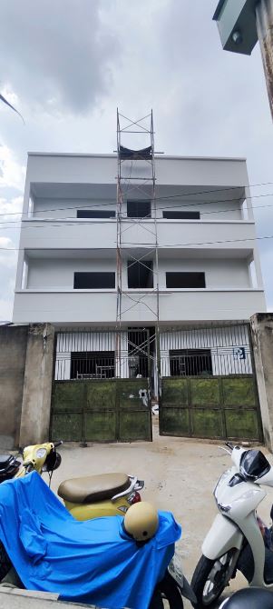 Bán CHDV 1T3L 40 phòng, HXH đường Tân Hoà 2, Hiệp Phú. 400m2/28 tỷ.