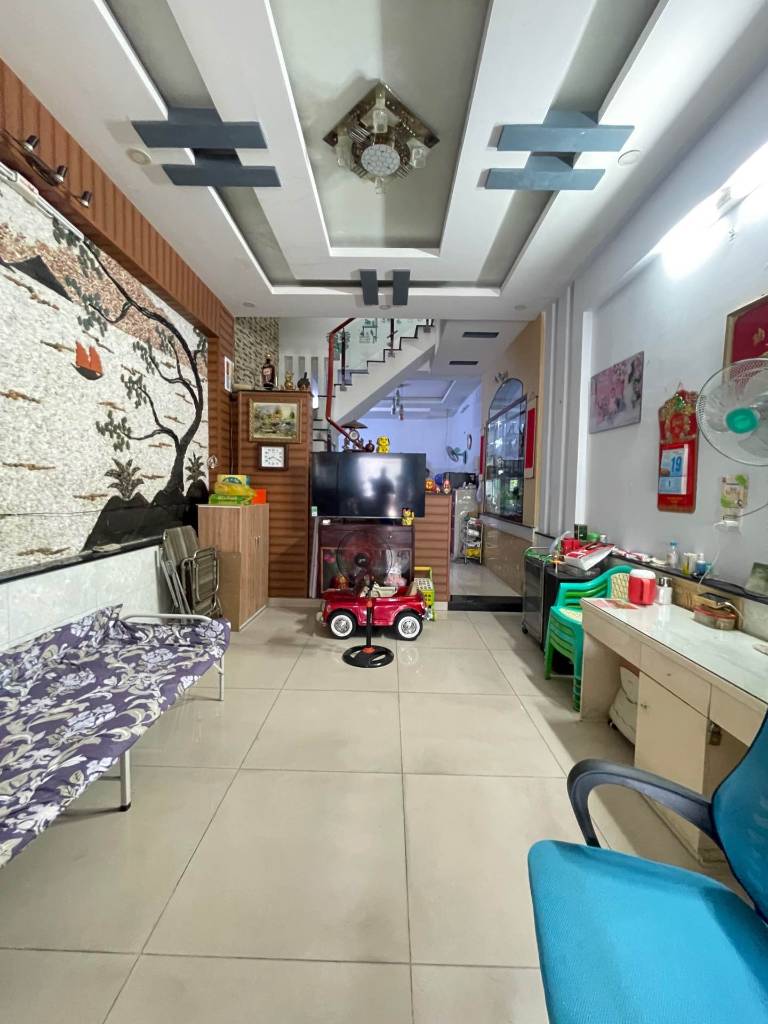 BÁN NHÀ ĐẸP ĐẤT MỚI, BÌNH TÂN, DT 70M2, ĐƯỜNG 6M THÔNG, Ô TÔ VÀO NHÀ, SÁT AEON MALL
