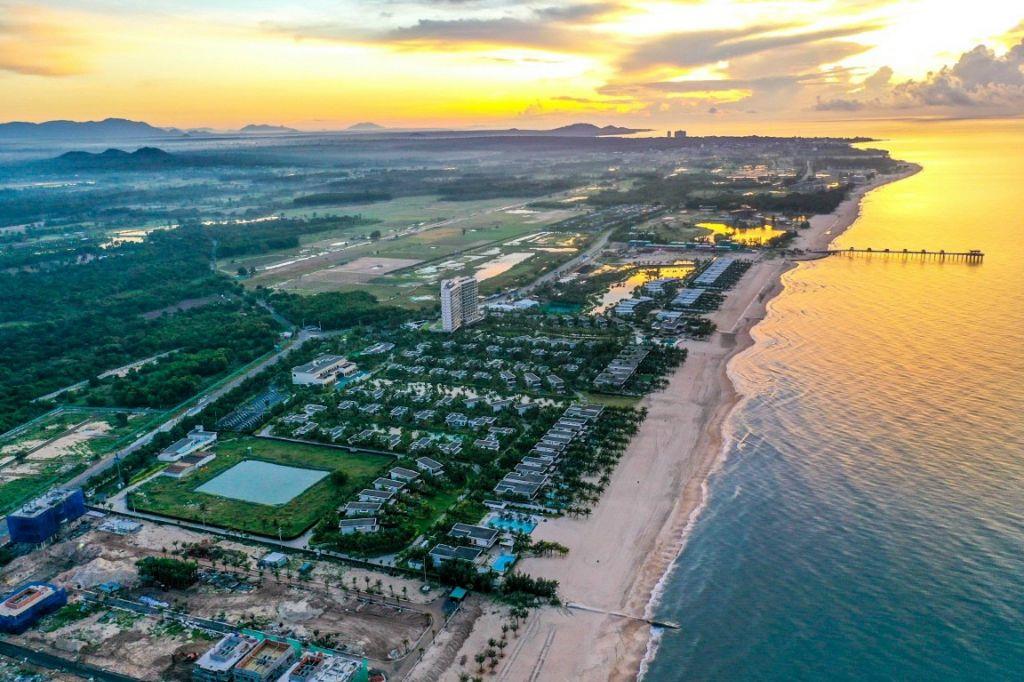Duy nhất 1 căn mặt biển mẫu AB Beach Front Villa Melia Hồ Tràm cần bán. LH 0912357447
