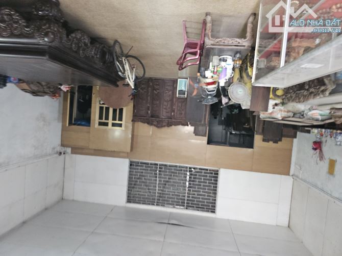 chủ ngộp cấn bán cực gấp nhà xửơng 2tầng gác xép 208m2 MT10M giá chào từng lô hơn 4 tỷ