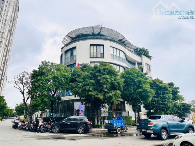 TÀI SẢN SINH LỢI - Tòa Nhà VP MT KDC LACASA | DT: 8,4 X 29m - Hầm+5 Tầng | 2,9 tỷ/năm |