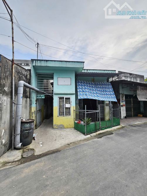 5Tỷ250__318m2 (6x52m)__dãy trọ cách đường Bình Hòa 14 chỉ 100m__16 phòng thu nhập 16 tr/th