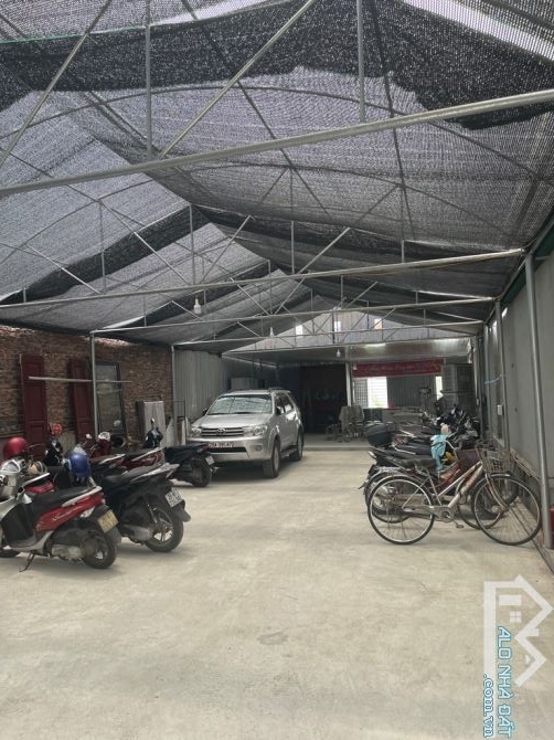 Bán đất tặng nhà xưởng 250m Trâu Quỳ - Gia Lâm, đường thông ô tô tránh, dòng tiền ổn định
