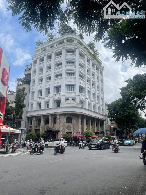 BUILDING 2 MẶT PHỐ. 10 TẦNG 2 HẦM TRUNG TÂM HAI BÀ TRƯNG . DIỆN TÍCH 400M2, MẶT TIỀN 30M