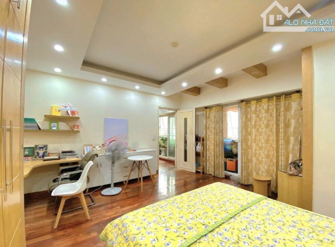 BÁN CHUNG CƯ LÁNG HẠ 4PN, 200M, VIEW HỒ, SLOT Ô TÔ, NỘI THẤT ĐẸP Ở NGAY, GIÁ TỐT
