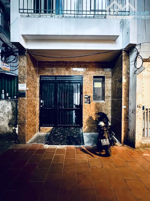 Bán nhà CCMN Hồ Tùng Mậu, 6 tầng thang máy, dòng tiền 70tr/ tháng gần Goldmark City.