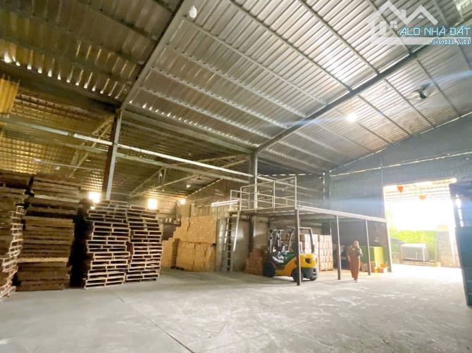 Hạ giá 500tr ( 10,5tỷ còn 10 tỷ) BÁN XƯỞNG SẢN XUẤT GẦN SIÊU THỊ GỖ TÂ