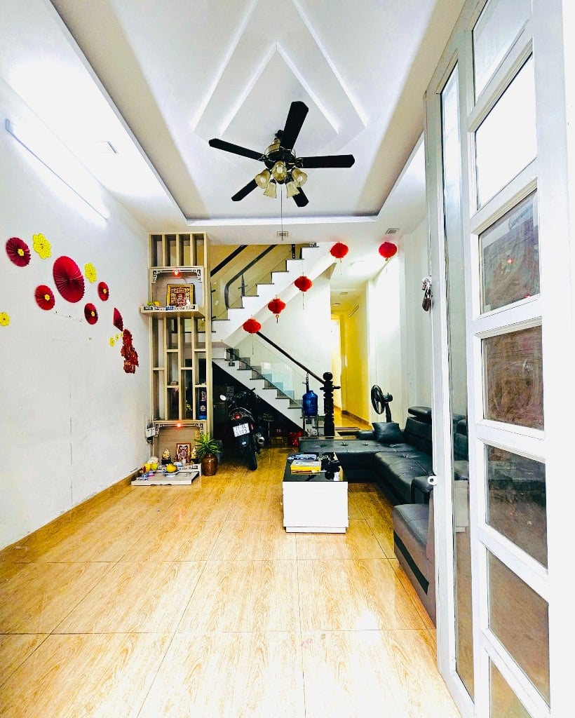 Bán nhà Tân Tạo Bình Tân, DT 60m2 hẻm 8m full nội thất cao cấp giá 4.39 tỷ nở hậu