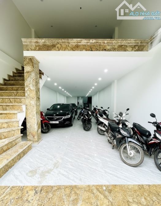 Toà Văn Phòng View Hồ 107m2 9Tầng Phương Mai Đống Đa-Vỉa Hè 2 Bên,Thang Máy Kinh Doanh