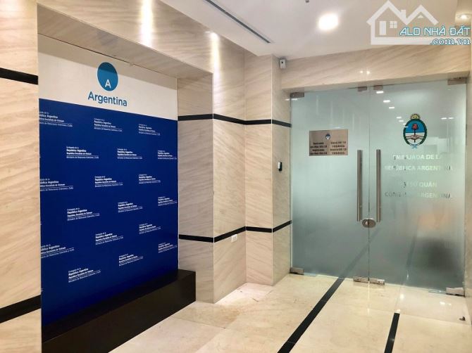 Bán toà nhà mặt phố Ngô Quyền sổ đỏ 404m2 xây 12 tầng mặt tiền 14,2m 420 tỷ ngân hàng thuê