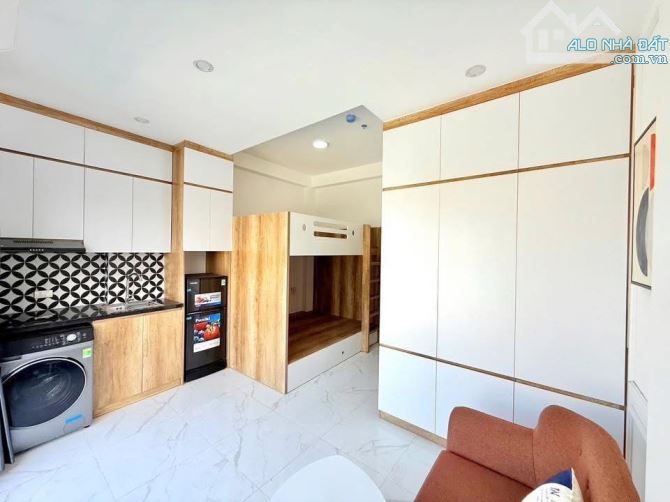 Bán chung cư mini yên phúc văn quán, vỉa hè 3 ô tô tránh, 250m2, 11 tầng, 105 phòng, 99 tỉ