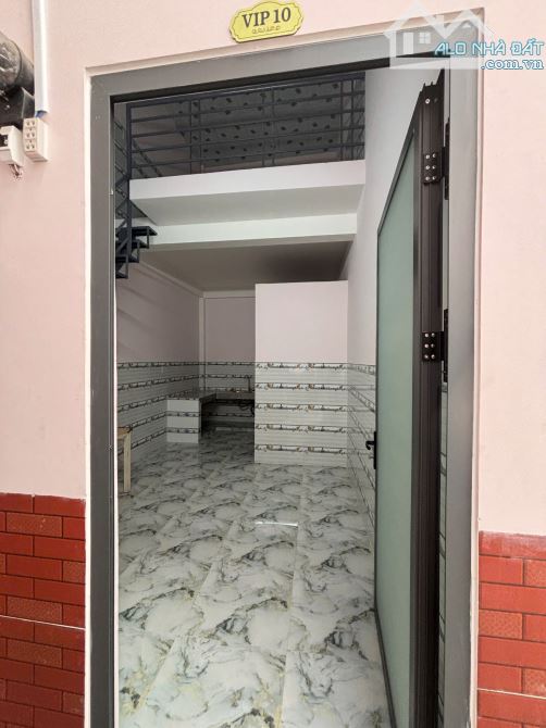 BÁN 2DÃY NHÀ TRỌ MỚI 100%- 12PHÒNG Đ.LÊ BÌNH GẦN BÊN ĐH TÂY ĐÔ CHO THU NHẬP 31TR/THÁNG