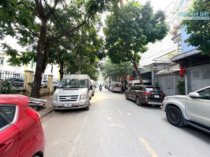 BÁN TOÀ VĂN PHÒNG 126M MẶT PHỐ ĐỖ NHUẬN, KHU NGOẠI GIAO ĐOÀN, 6 TẦNG, MT 8.4M, 60 TỶ