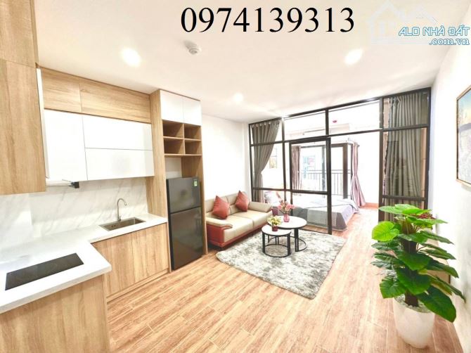 Huỳnh Thúc Kháng, Đống Đa 106m2, 10 tầng thang máy kinh doanh doanh thu 2.5 tỷ/năm