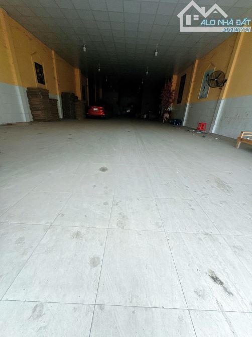 Bán kho xưởng xây kiên cố 600m2 mặt tiền QL60.Gía 6,2 tỷ