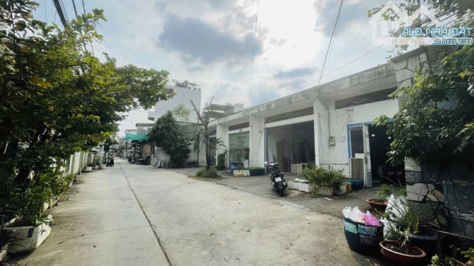Bom Tấn Gấp Bán nhà xưởng Phạm Đăng Giảng -Hẻm 8m thông-230m2-cấp 4 -12 tỷ 9