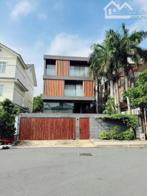 Bán biệt thự A9 RiverMark 220 Trần Não, P. An Khánh, Q2 | 15x20m | hầm 3 lầu 110 tỷ