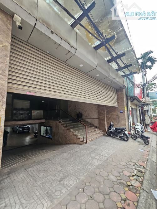 BÁN TOÀ VĂN PHÒNG - 9 Tầng 1 hầm ĐÊ LA THÀNH ĐỐNG ĐA 330m2 Mt 8,6m Sẵn HĐ thuê 3,6 tỷ/Năm