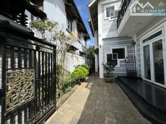 VILLA SÂN VƯỜN ĐƯỜNG YERSIN. P9. 200M2. NGANG 10,9M. 2 TẦNG. 3 PN. GIÁ 13 TỶ TL
