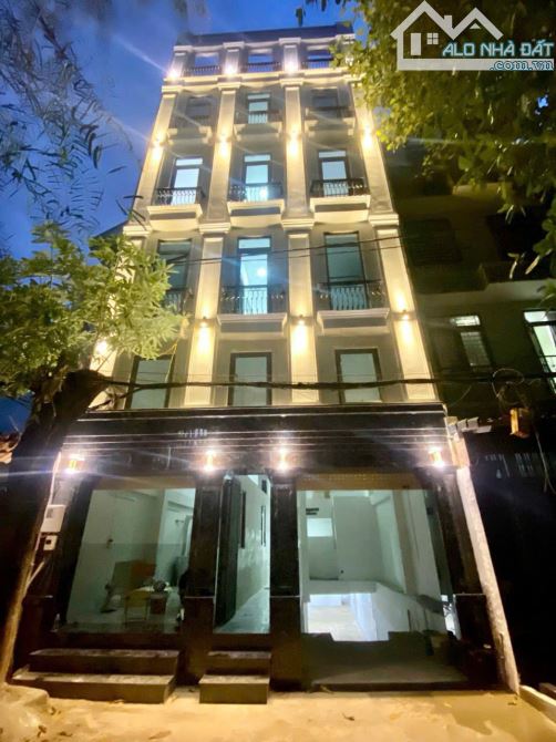 Bán Tòa Building Đường Sư Vạn Hạnh, Quận 10-DT 11x20m - Hầm 7Tầng-HĐT 220triệu - Giá 70 ty