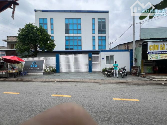 NHÀ XƯỞNG MT GẦN QL1A – CONTAINER 24/7 💰46.5 TỶ | Thuê 100TR/THÁNG 📍 📐 DT đất: 1.300m