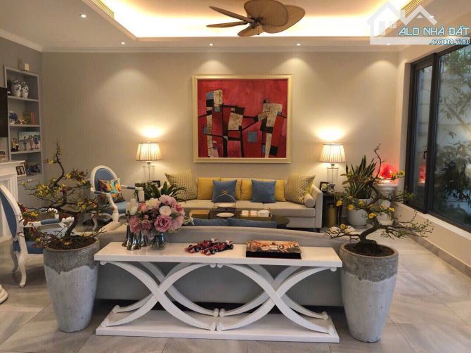 380M2 - 12M MẶT TIỀN - BÁN BIỆT THỰ C7 CIPUTRA VIEW HỒ - CÔNG VIÊN SÂN GOLF - VỈA HÈ Ô TÔ