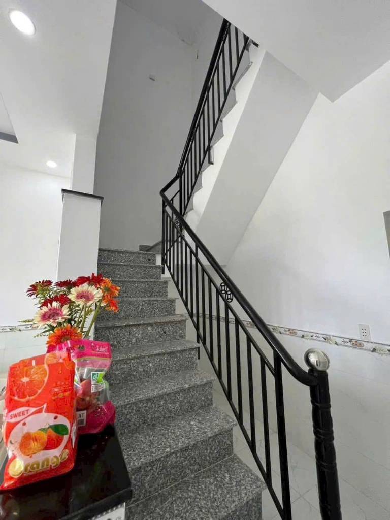 Bán nhà hẻm Mỹ Lộc, Cần Giuộc dt 81m2 ,1 lầu ,3pn,2wc giá 1,65 tỷ