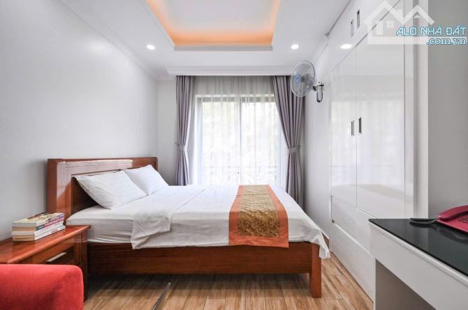 Bán gấp CHDV 252m2, 3 tầng 21 phòng thu nhập 40tr/tháng. LÊ VĂN LƯƠNG, NHÀ BÈ