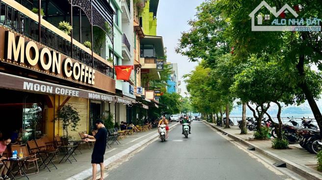 Bán nhà mặt hồ Nhật Chiêu, view hồ, 2 thoáng.