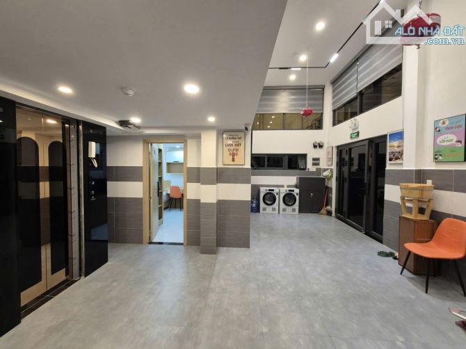 SIÊU PHẨM BUIDING 2 HẦM 10 TẦNG.GÓC 2 ĐƯỜNG NGUYỄN TRÃI.Q1.HĐT:900TR.DT:14X28M. GIÁ 385 TỶ