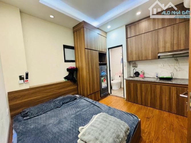 Bán chung cư mini Nguyễn Khuyến, Văn Quán, 240m2, 11 tầng, 104 phòng, giá 98 tỉ