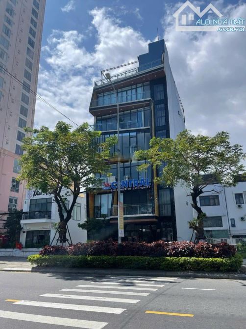Bán tòa nhà văn phòng đường Trần Hưng Đạo, view sông Hàn, dòng tiền 165 triệu tháng