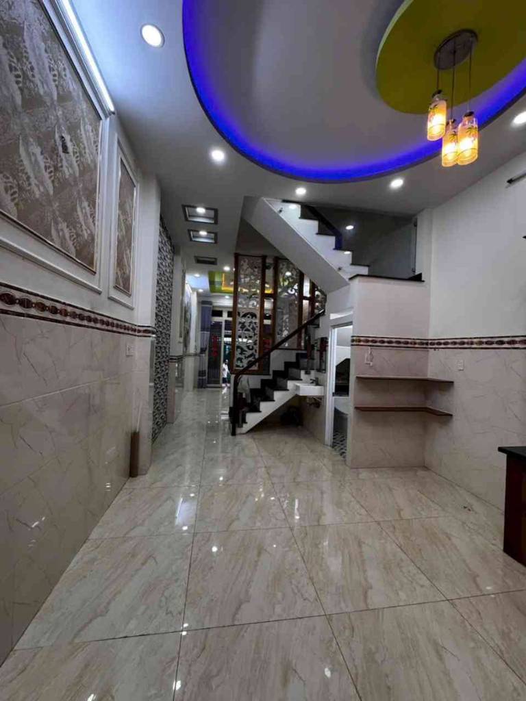 Bán nhà hẻm xe hơi Bình Trị Đông Bình Tân, 4x14m sát mặt tiền, đúc kiên cố, tiện ích ngập tràn