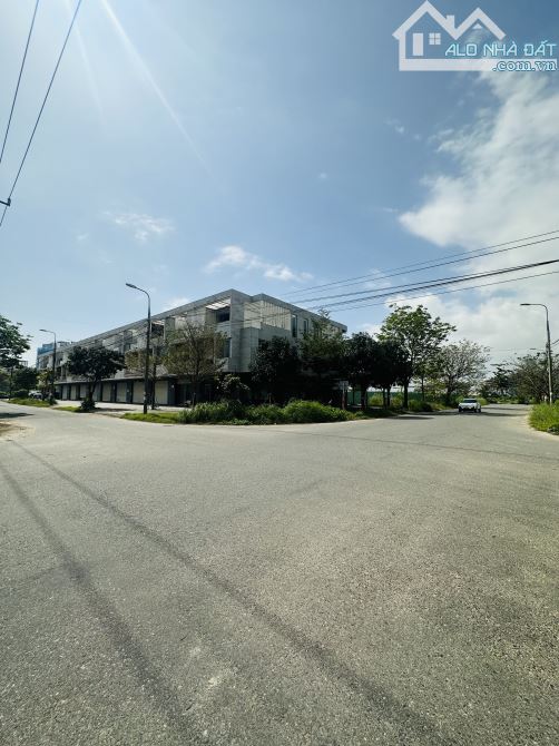 🔥 Shophouse 3 tầng 3 mặt tiền đường 10m5 Khúc Thừa Dụ . Sơn Trà - Diện tích 185m2