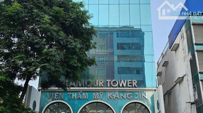 Bán nhà mặt phố Trúc Bạch, DT 130m2 x 6 tầng, mặt tiền 7m, giá 70 tỷ.
