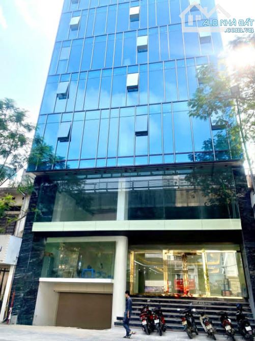 Tòa Nhà VP Doanh Thu 400tr/tháng Phố Nguyễn Văn Cừ 220m2, 10 Tầng, MT9m - Nhỉnh 1xx Tỷ