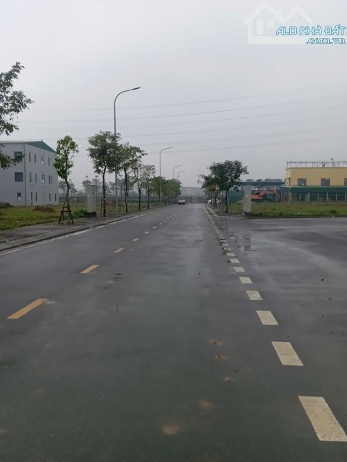 Cần chuyển nhượng lô đất SXKD Cụm CN Đông La-Yên Nghĩa,HN; 360m2, vào tên trực tiếp
