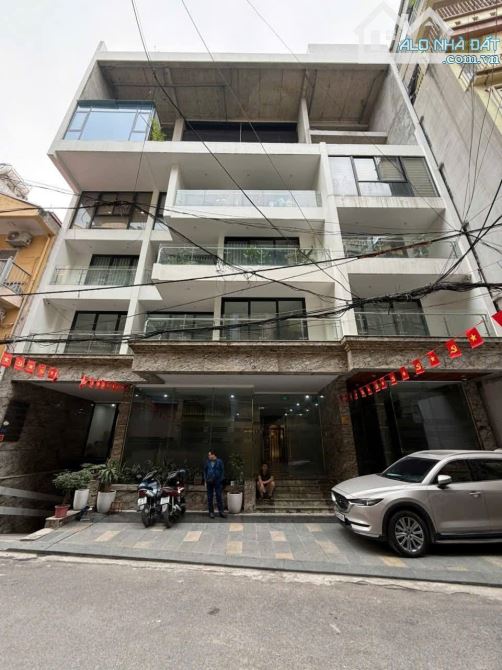 Tòa VP Tây Hồ 300m2 8 tầng, mt16m. Ô tô tải tránh, doanh thu 2,5 tỷ/năm .