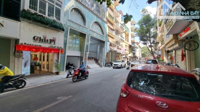 Bán nhà mặt phố Mai Hắc Đế, DT 100m2 x 7 tầng, giá 65 tỷ.