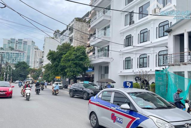 Bán nhà mặt phố Xuân Diệu, DT 150m2 x 7 tầng, mặt tiền 8m, giá 81 tỷ.