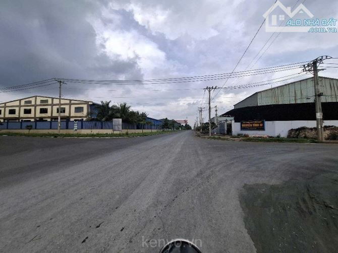 Bán lô đất góc KCN An Hạ, xã Phạm Văn Hai, Bình Chánh – diện tích 6.505,5m²