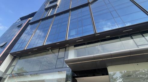Bán toà khách sạn phố Thái Hà, DT 120m2 x 8 tầng, mặt tiển 9m, dòng tiền 400 tr/ th