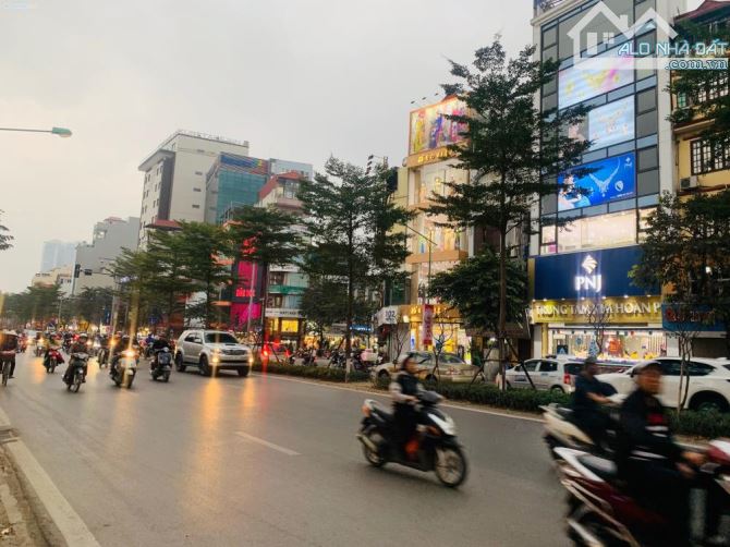 Bán toà văn phòng phố Giảng Võ, DT 120m2 x 10 tầng, giá 85 tỷ.