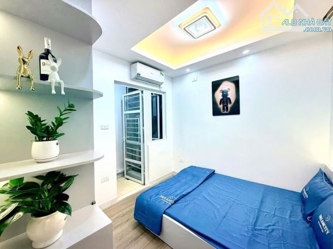 Bán Chung Cư Lạc Long Quân - Tây Hồ - 50m2 - 2 Ngủ - Ô Tô Đỗ Cửa - Sát Hồ Tây - Nhỉnh 2 Tỷ