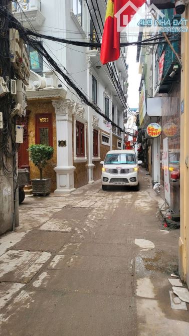 Bán chung cư mini Kim Giang, ngõ ô tô, 124m2, 37 phòng, giá chào 32 tỉ