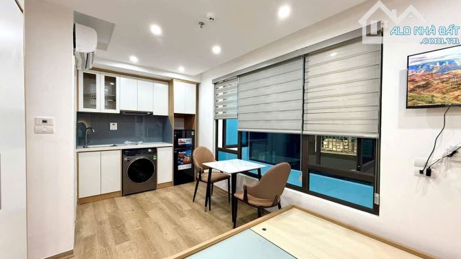 65m 2 - 7 tầng thang máy - mặt tiền 6 m - sổ đỏ chót - 17 phòng - vừa ở vừa cho thuê