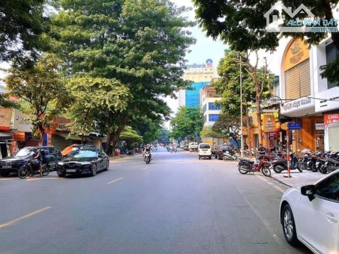 Bán căn building phố Giang Văn Minh, DT 120m2 x 6 tầng, mặt tiền 11m, giá 80 tỷ.
