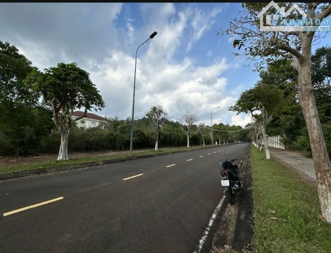 BÁN GẤP 2938M2 ĐẤT THƯƠNG MẠI DỊCH VỤ THỊ TRẤN DẦU GIÂY CHỈ 30.5 TỶ TL
